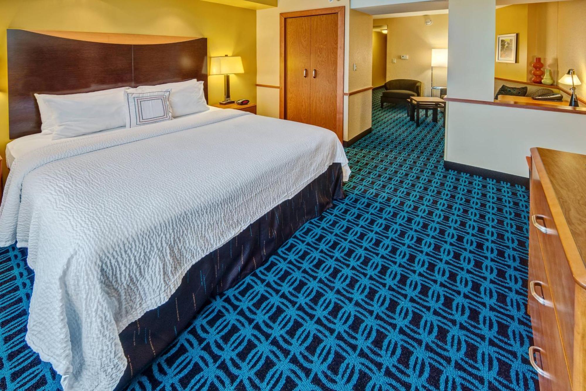 Fairfield Inn And Suites By Marriott Naples Golden Gate Exterior photo