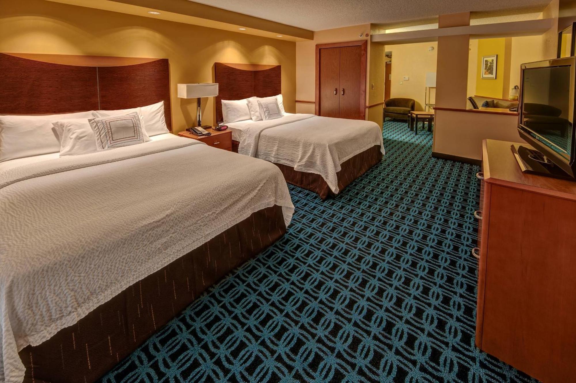 Fairfield Inn And Suites By Marriott Naples Golden Gate Exterior photo