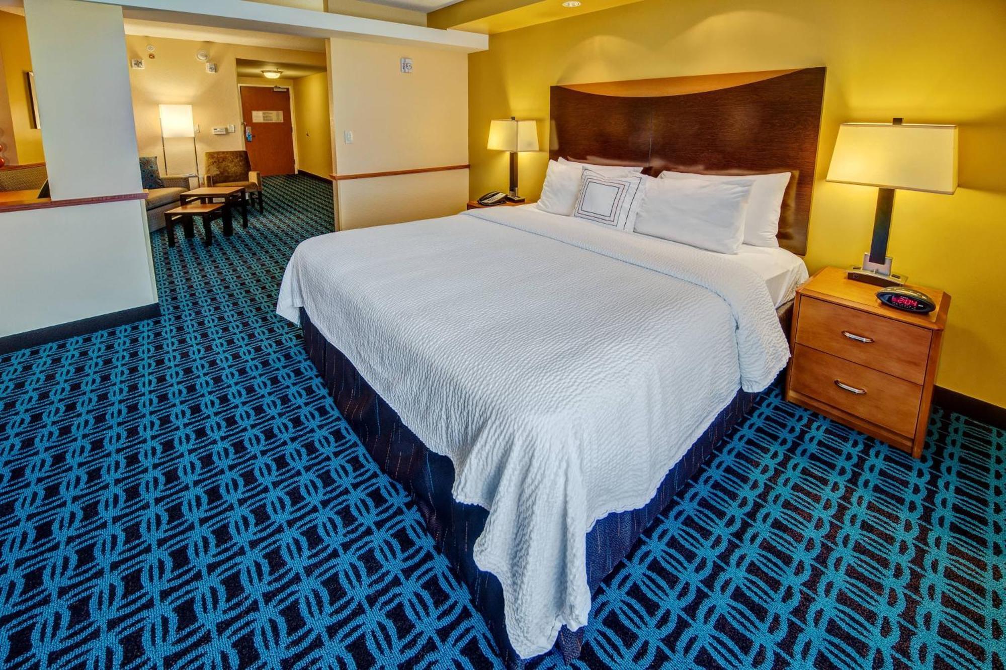 Fairfield Inn And Suites By Marriott Naples Golden Gate Exterior photo