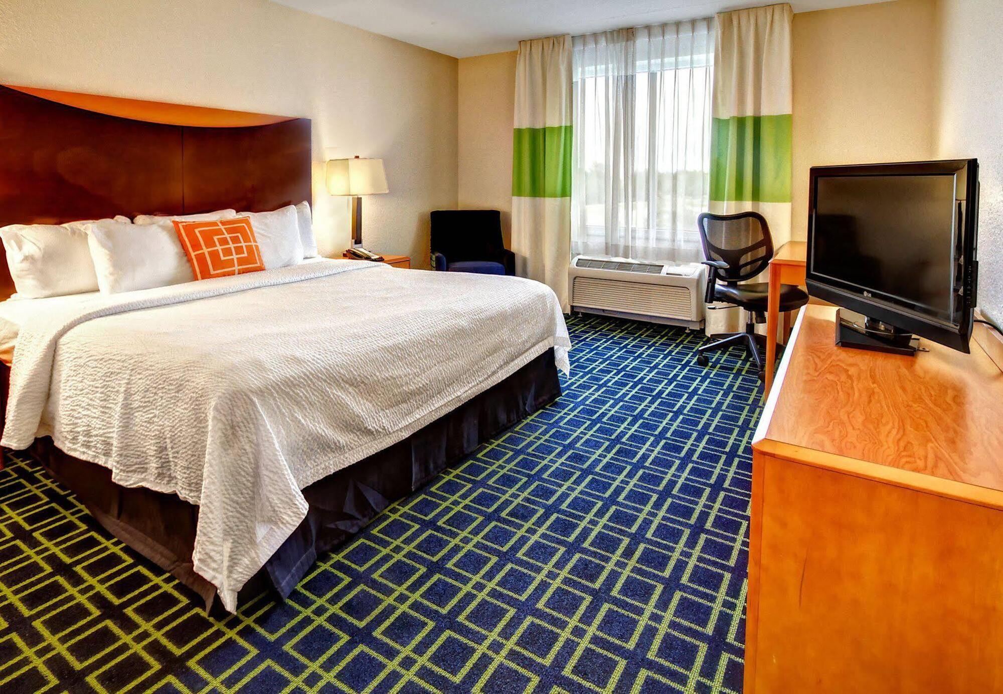 Fairfield Inn And Suites By Marriott Naples Golden Gate Exterior photo
